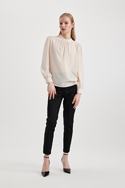 DeFacto Sigaret Saten Kumaş Pantolon Siyah Normal Bel Basic Düz Beli Lastikli Düz Paça J8743az24sm