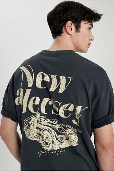 DeFacto Comfortable Crew Neck Back Printed T-Shirt - Comfort Regular Fit, Short Sleeve B4650Ax24Sp