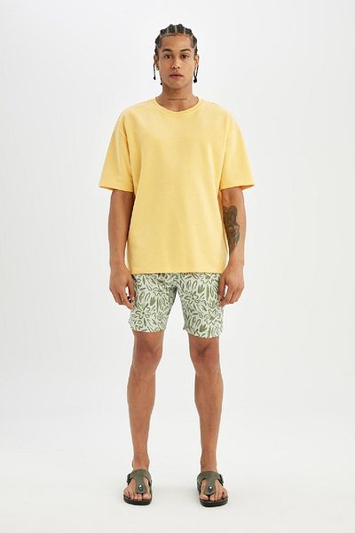 DeFacto Kurze Badeshorts mit normaler Passform und gemustertem Netzfutter B7547ax24hs