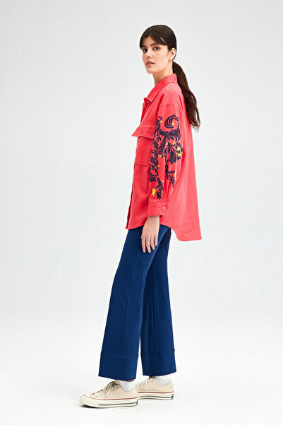 Touché Privé OVERSIZE SHIRT WITH EMBROIDERY DETAIL ON SLEEVES