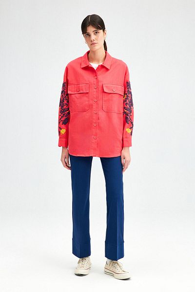 Touché Privé OVERSIZE SHIRT WITH EMBROIDERY DETAIL ON SLEEVES
