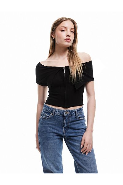 Koton Viscose Slim Fit Off-Shoulder Collar Detailed Short Sleeve Zippered T-Shirt