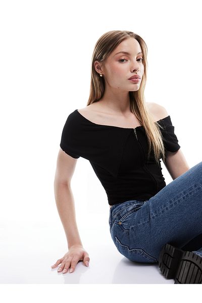 Koton Viscose Slim Fit Off-Shoulder Collar Detailed Short Sleeve Zippered T-Shirt
