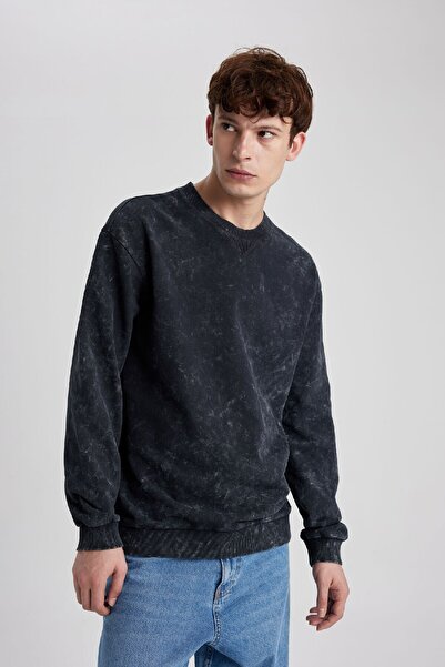 DeFacto Regular Fit Bisiklet Yaka Yıkamalı Soluk Efektli Basic Düz Sweatshirt B9221ax23wn