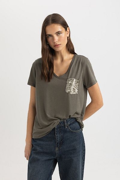 DeFacto Tričko Regular Fit s krátkým rukávem s výstřihem do V U3769az24sp