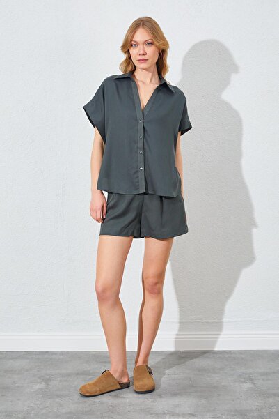 TENA Women's Light Khaki Oversize Low Sleeve Shirt Shorts Suit