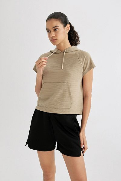 DeFacto Sportler-T-Shirt mit Kapuze – Standard-Passform, kurze Ärmel, gesteppt C1618ax24sm