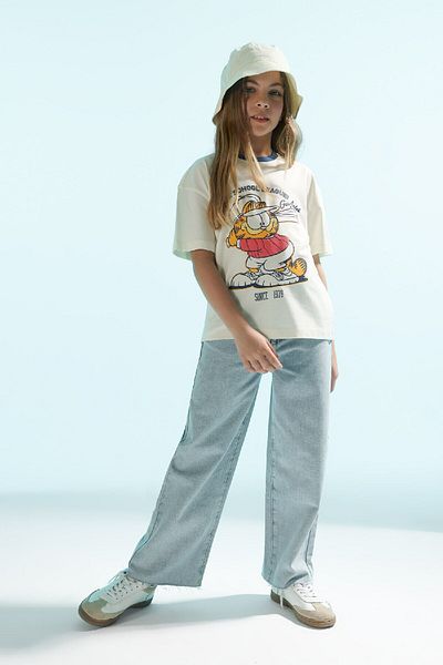 DeFacto Garfield Patterned Girl's T-Shirt - Relax Fit, Crew Neck, Short Sleeve C1449A824Sm