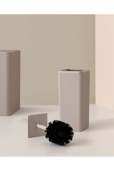 Madame Coco Kelly Toilet Brush - Light Brown Model