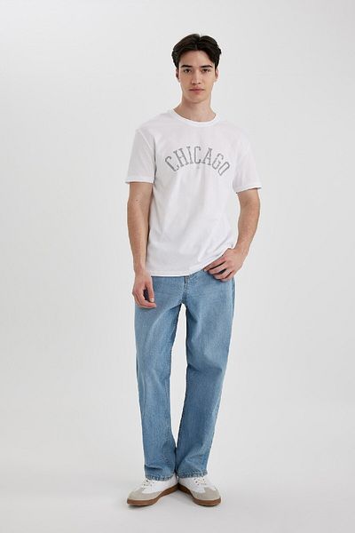 DeFacto Bedrucktes Kurzarm-T-Shirt mit Rundhalsausschnitt und normaler Passform C2137AX24SM