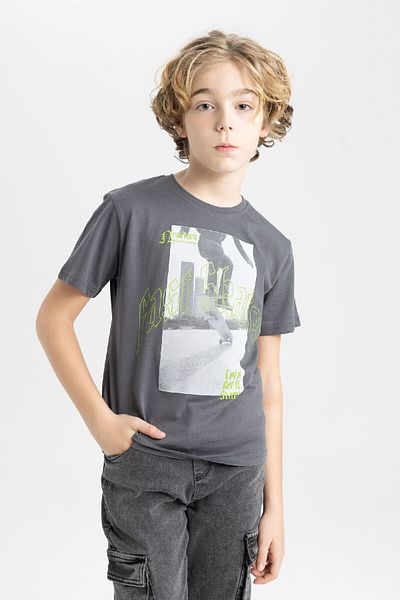 DeFacto Boy's Crew Neck Printed Short Sleeve T-Shirt B9470a824sm