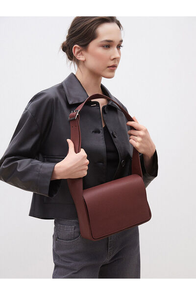 LC Waikiki Γυναικεία τσάντα ώμου Özmarka New Season εφέ δέρματος