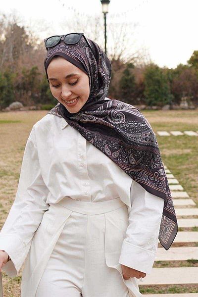 Madame Polo Amine Sercan Historical Dionessa Pattern Shawl - Bitter Brown
