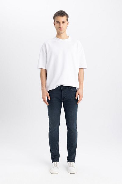 DeFacto Pedro Slim Fit Στενή Εφαρμογή Κανονική μέση με στενό πόδι Jean παντελόνι R8791az24sp