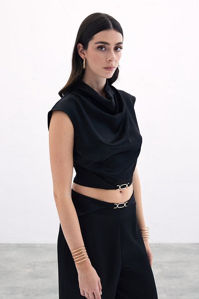 Sateen Блуза Degaje с катарама - Черна