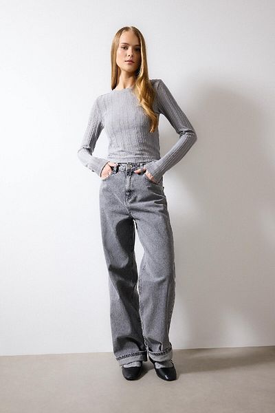 DeFacto Passendes Basic-T-Shirt mit Rundhalsausschnitt und langen Ärmeln C3222ax24sm