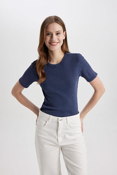 DeFacto Slim Fit Slim Fit Crew Neck Washed Pale Effect Basic μονόχρωμο κοντομάνικο μπλουζάκι C2579ax24sm