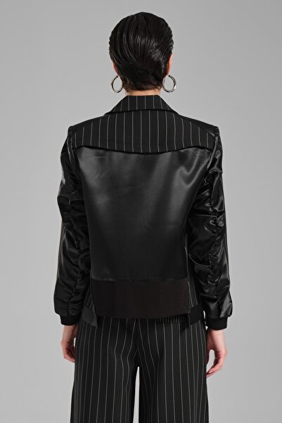 tw3 Γυναικείο μπλέιζερ από σατέν ύφασμα και λεπτομερές σχέδιο με ριγέ ύφασμα