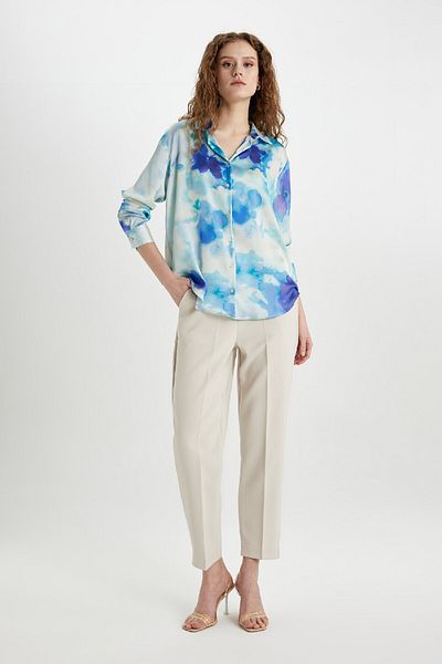 DeFacto Gemustertes Satin-Langarmshirt in Übergröße – T6892az24sp