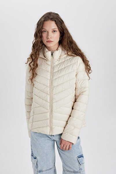 DeFacto Větruodolná bunda s kapucí – vodoodpudivá, Regular Fit, prošívaná 25K 801005793