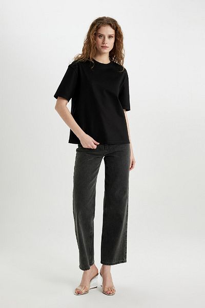 DeFacto Relax Fit Crew Neck Premium Basic Short Sleeve T-Shirt B6444Ax24Sp