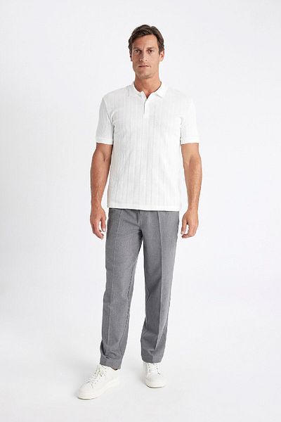 DeFacto Kurzärmliges, strukturiertes Strick-Polo-T-Shirt mit normaler Passform C4140ax24sm