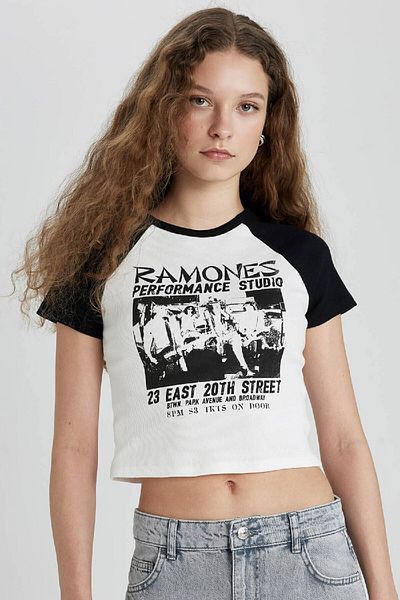 DeFacto Tricou cu mânecă scurtă pentru camisole cu nervuri Ramones C4439ax24sm