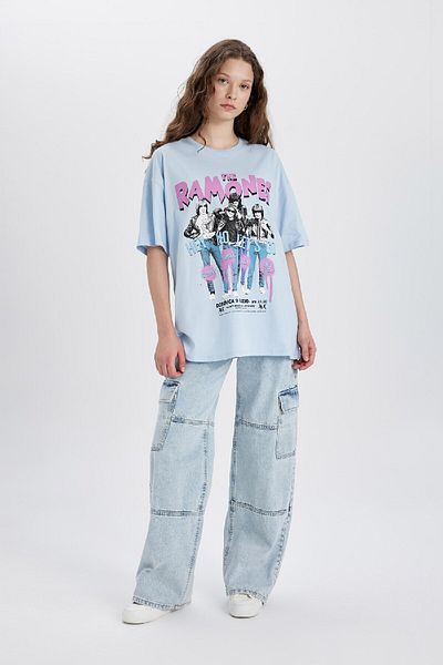 DeFacto Tricou cu mânecă scurtă cu mânecă scurtă, cu decolteu lat, supradimensionat Ramones C3772ax24sm