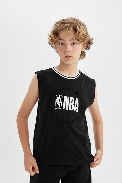 DeFacto قميص داخلي للأولاد برقبة دائرية من NBA Wordmark C3287A824HS