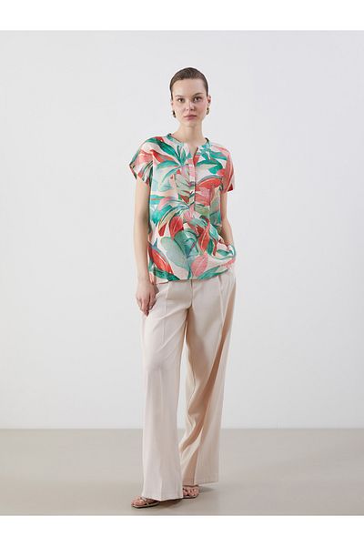 LC Waikiki Damenbluse mit Blumenmuster und hohem Kragen