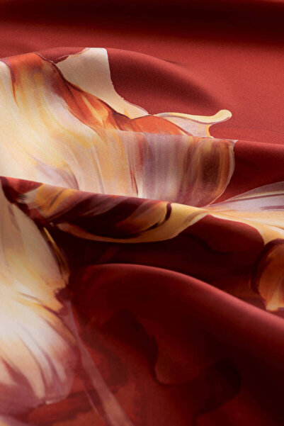 Bursa İpek Burgundy Irises Pattern Twill Silk Scarf