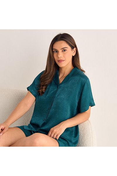FAV Velvet Satin Textured Shorts Set