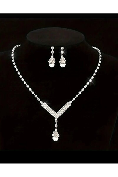 Mihra Aksesuar طقم هدايا من الأقراط والقلادة من حجر الكريستال