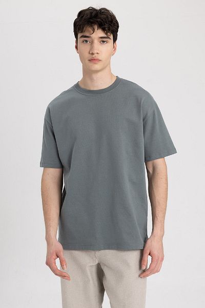 DeFacto Kurzarm-T-Shirt mit Boxy-Passform und Rundhalsausschnitt C5277ax24sp