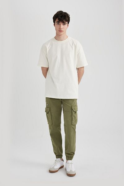 DeFacto Boxy Fit Kurzarm-Basic-T-Shirt mit Rundhalsausschnitt C5277ax24sp