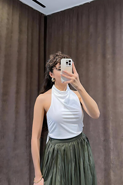 Damla Demli Tokalı Sırt Dekolteli Beyaz Top Üst