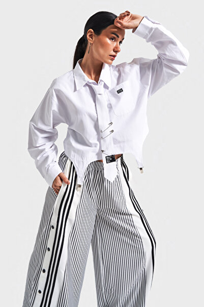 its basic Cămașă de damă, de culoare albă, cu design cu cravată