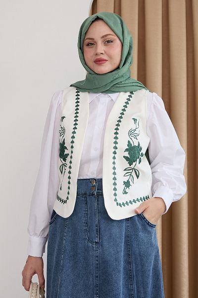 InStyle بدلة ثلاثية خضراء مع سترة مطرزة وتنورة من الدنيم