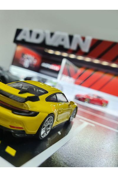 reklambalaj 1:64 Scale Advan Themed Led Light Vehicle Modified Shop Model/Diorama