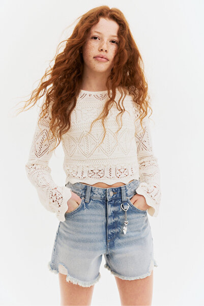 H&M Sallantılı Süs Detaylı Kot Şort