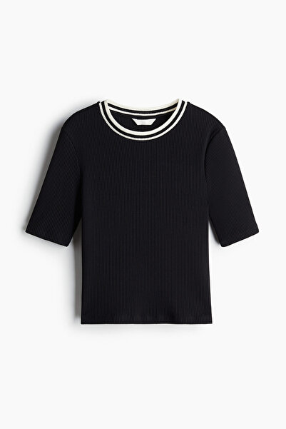 H&M Bedene Oturan Tişört