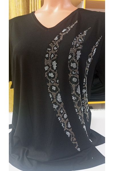 AKŞEN GİYİM Plus Size Wavy Leopard Stone Detail V-Neck Short Sleeve Slits on the Sides a Quality Bluz