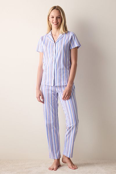 Penti Baumwoll-Pyjama-Set mit farbigen Streifen, mehrfarbigem Hemd mit Knöpfen und gestreiften Hosen