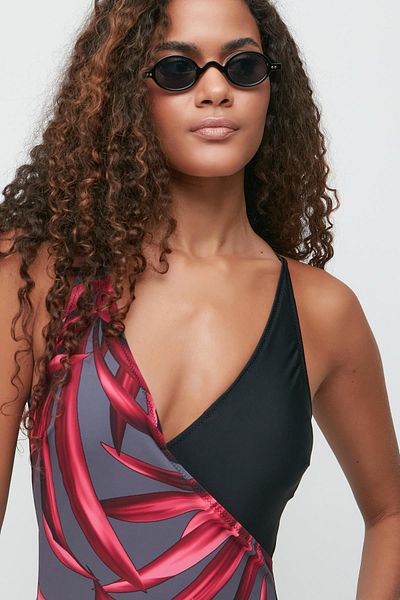C&City V-Neck Double Breasted Swimsuit 7754 Black/Red