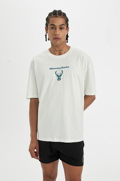 DeFacto Fit Nba Milwaukee Bucks Oversize Wide Fit Crew Neck Back Print