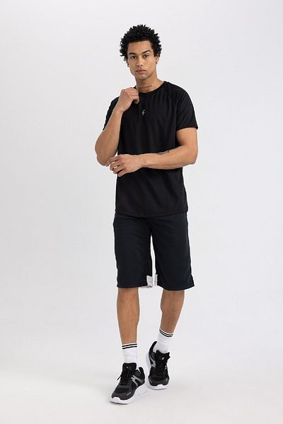 DeFacto Passform Standard Fit Sport Shorts mit kurzem Bein C1968ax24sp
