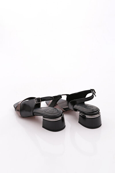 DGN 104 Kadin Şeritli Kisa Topuklu Sandalet