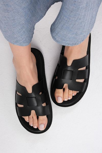 Mio Gusto Ramona Black Color Women's Slippers