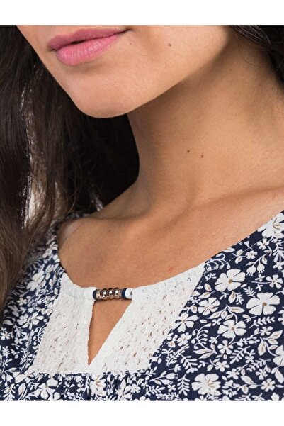 Kübra Tekstil Γυναικεία μπλούζα με μπλε ναυτικό λουλουδάτο μοτίβο με λεπτομέρεια γιακά