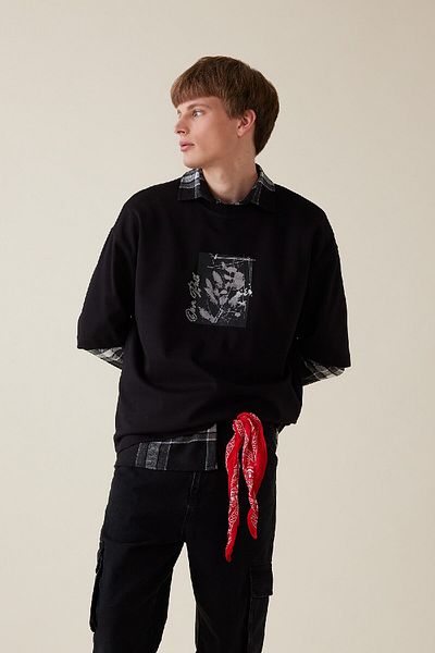 DeFacto Μαύρο Loose Fit Crew λαιμόκοψη λουλούδι με στάμπα από βαρύ ύφασμα κοντομάνικο μπλουζάκι C7056ax24au